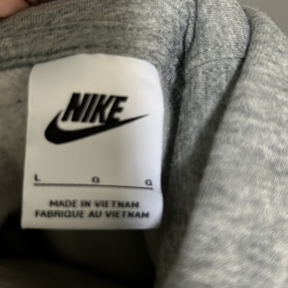 Nike brand Ohio State hoodie - Picture 4 of 4